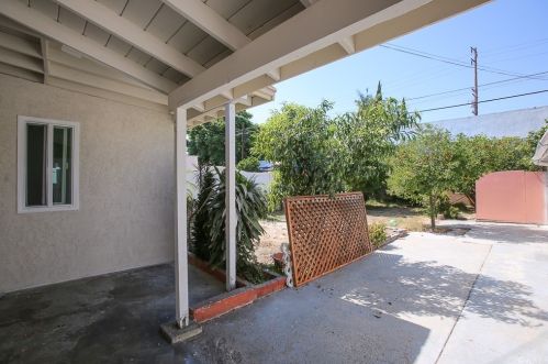 2401 Stanford St, Santa Ana CA  92704-3528 exterior
