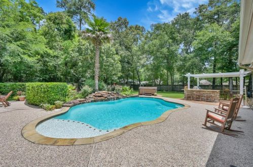 1612 Sweet Gum St, Conroe TX  77385-9530 exterior