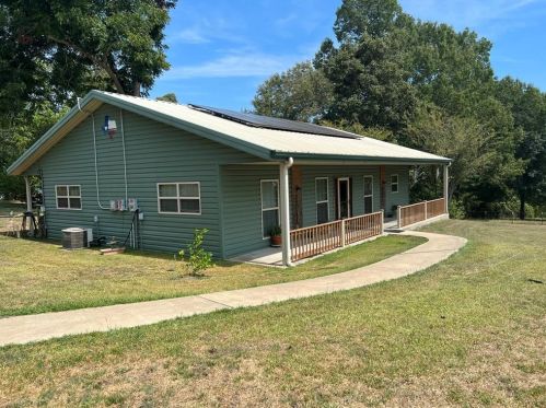 1403 Camilla Lake Rd, Stephen Creek, TX 77331-6011
