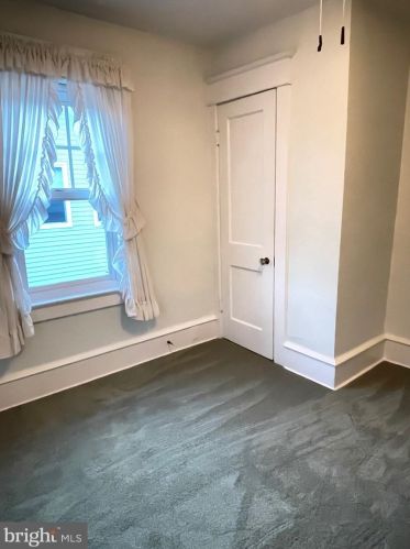 131 Marne Ave, Haddonfield NJ 08033-1443 exterior