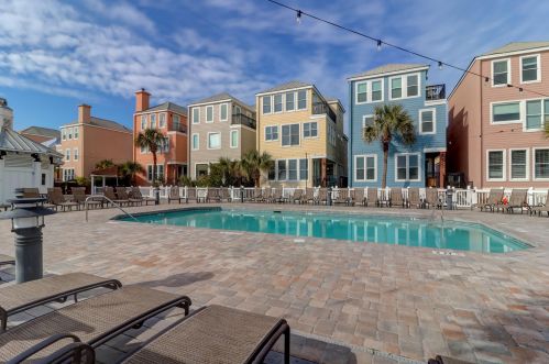 131 Grand Pavilion Dr, Isle Of Palms, SC 29451-2881