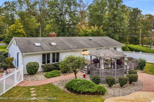 278 Edgebrook Rd, Trenton NJ 08691-3732 exterior