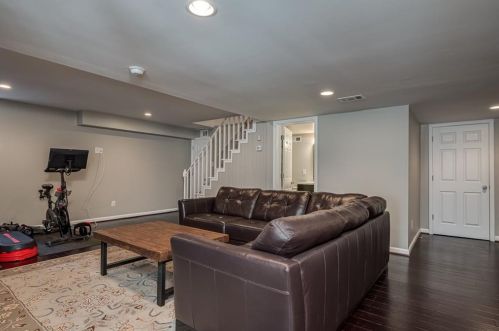 6110 Harleston Rd, Atlanta GA  30328-4108 exterior