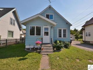 6008 Cody St, Duluth, MN 55807-1913