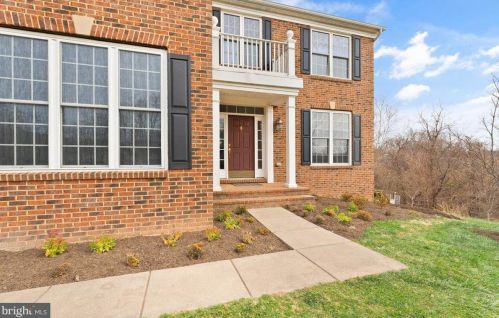 17344 Roundmont Pl, Round Hill, VA 20141-4200