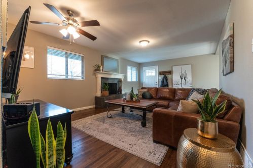 1275 Grape St, Denver CO 80220-5233 exterior