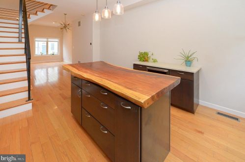 1306 4 St, Philadelphia PA 19140-5652 exterior