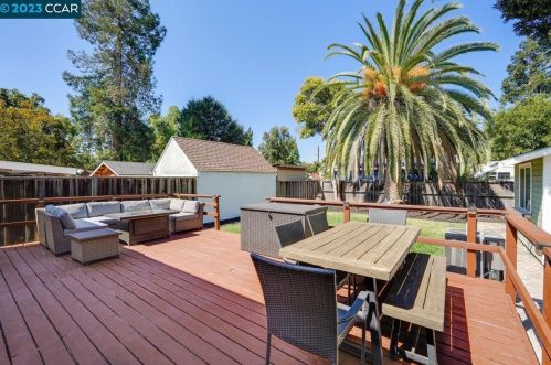 2939 Concord Blvd, Concord CA  94519-2610 exterior