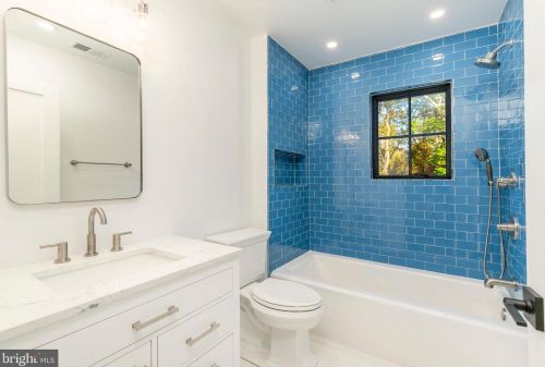 603 Gravers Ln, Philadelphia PA 19118-2806 exterior