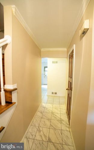 102 Suncrest Rd, Lancaster PA  17601-4834 exterior