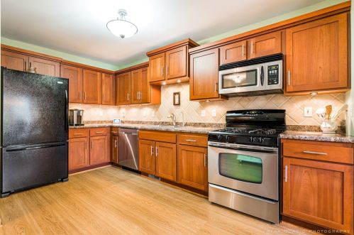124 Mclaren Dr, Sycamore IL  60178-2255 exterior