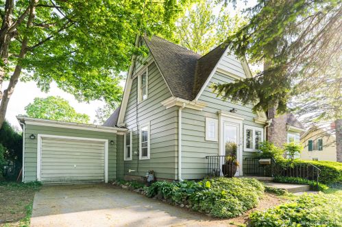 114 High St, Sycamore, IL 60178-1817