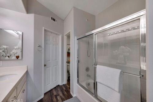 1804 Crescent Oak, Irvine CA  92618-4027 exterior