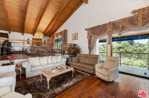 4517 Gable Dr, Van Nuys CA  91316-4355 exterior