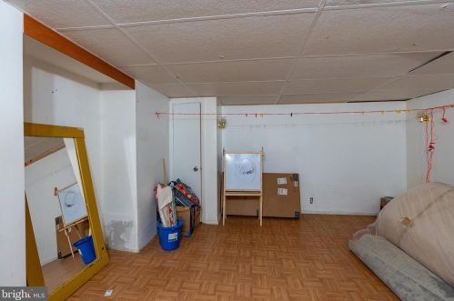 5744 12 St, Philadelphia PA 19122-4003 exterior