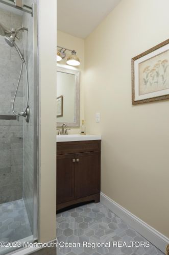 20 Lexington Ct, Tinton Falls NJ 07701-5467 exterior