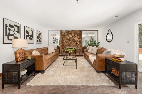 231 Sleepy Holw Dr, Glendale CA 91206-4727 exterior