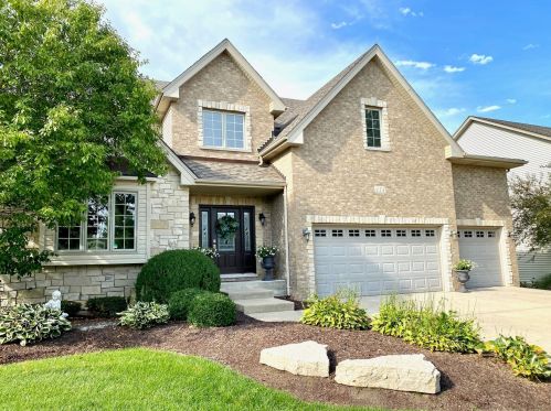 414 Deerfield Dr, Oswego, IL 60543-4010