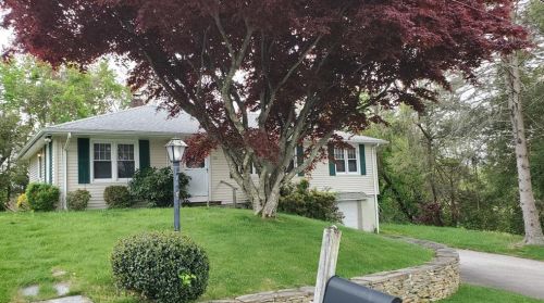 20 Rowena Dr, Providence, RI 02919-3416