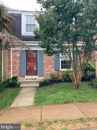 9609 Westport Ln, Springfield VA  22015-1962 exterior