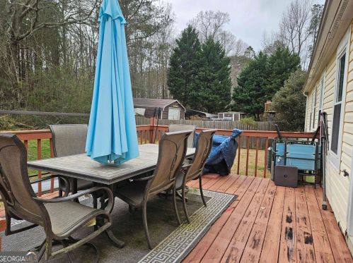 3237 Pawnee Dr, Rex GA 30273-1072 exterior