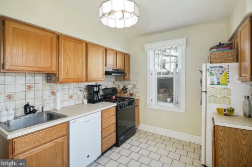 131 Colonial Ave, Haddonfield NJ 08033-1503 exterior