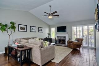 2758 Inverness Dr, Carlsbad, CA 92010-6522