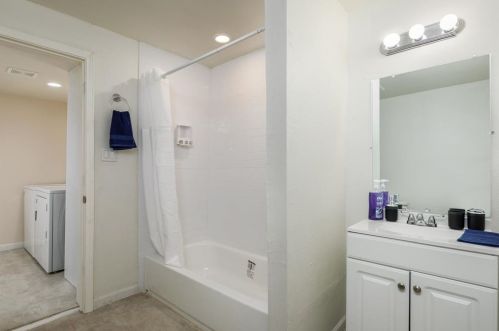 1011 Gallagher St, Dallas TX  75212-2808 exterior