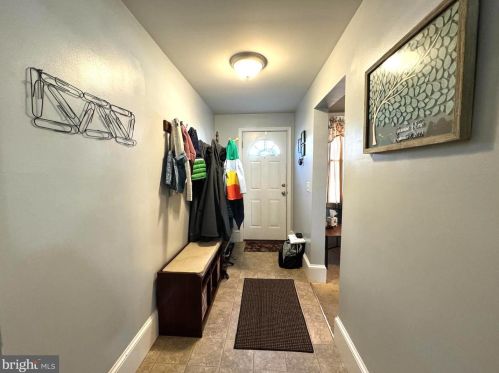 324 Walnut St, Lancaster PA  17602-2438 exterior