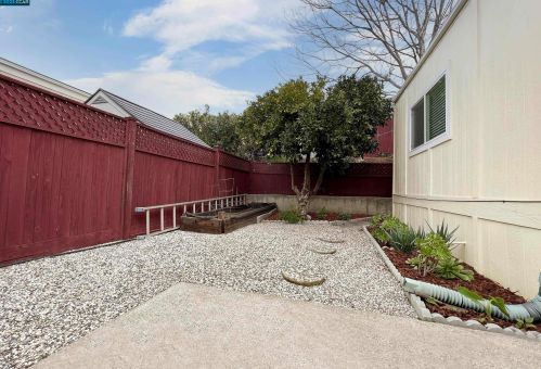 31 Terrace Dr, Concord CA  94518-2058 exterior