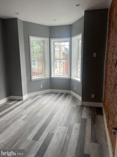 3853 Broad St, Philadelphia, PA 19140-3609