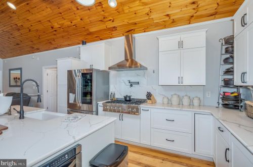 487 Vixen Ln, Gerrardstown WV  25420-4459 exterior