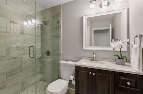 5204 Creekline Dr, Austin TX  78745-2227 exterior