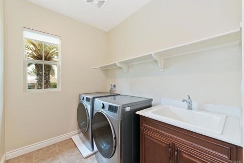 105 Coyote Brush, Irvine CA  92618-8873 exterior