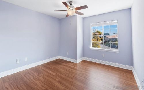 1597 Parkview Dr, Vista CA  92081-8750 exterior