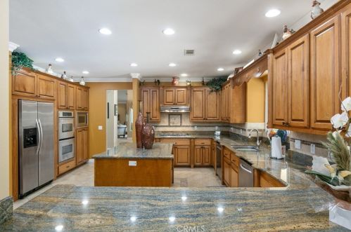 18003 Green Orchard Pl, Riverside CA  92508-8743 exterior