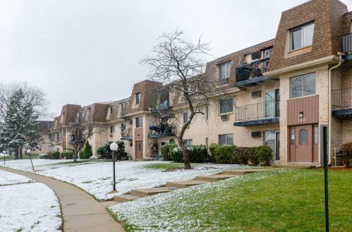 256 Shorewood Dr, Glendale Heights, IL 60139-3773