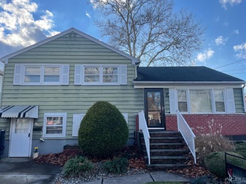 122 Hillcrest Ave, Edison, NJ 08817-3109