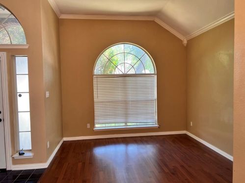 1813 Day Dr, Carrollton TX  75010-6309 exterior