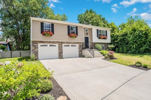 6282 Collegevue Pl, Cincinnati, OH 45224-1960