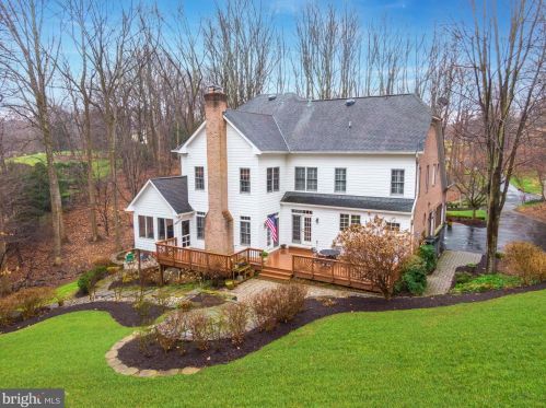499 Seneca Knoll Ct, Great Falls, VA 22066-3042