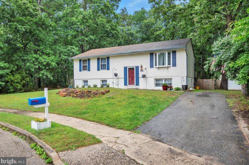 22 Debras Ln, Erial, NJ 08081-9371