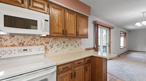 2242 Grospoint Ave, Saint Paul MN  55128-4402 exterior