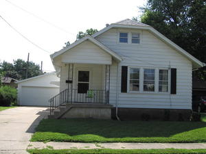 125 Riverview Dr, Ottawa, IL 61350-3426