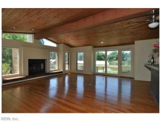 7309 Colony Point Rd, Norfolk, VA 23505-3310