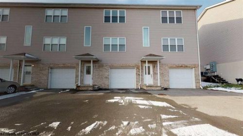 2102 Pierpont Hts, Morgantown WV  26508-4252 exterior