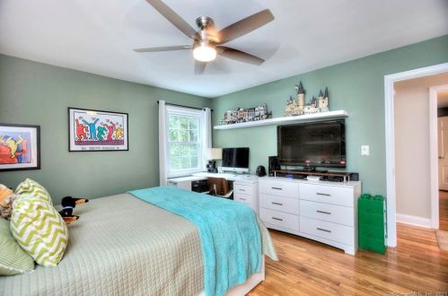 17 Morand Ln, Wilton CT  06897-4112 exterior