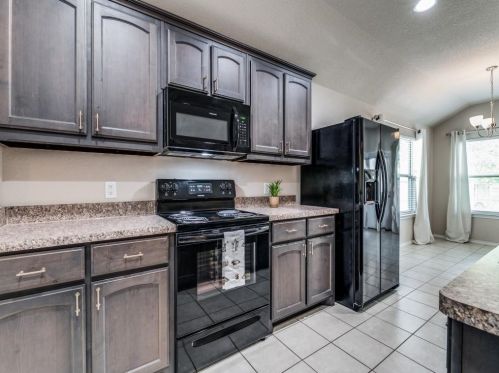 5925 Houghton Ave, Fort Worth, TX 76107-6609