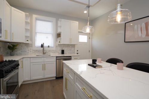 1948 3rd St, Philadelphia, PA 19148-2635