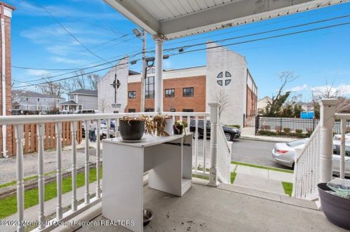 1317 Washington Ave, Tinton Falls NJ 07701-5760 exterior